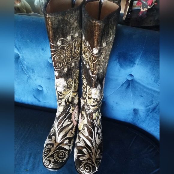 Custom Handmade Suzani Embroidered Boot - Picture 2 of 12